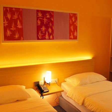 Hotel Jeti Tg Gemok Padang Endau Buitenkant foto