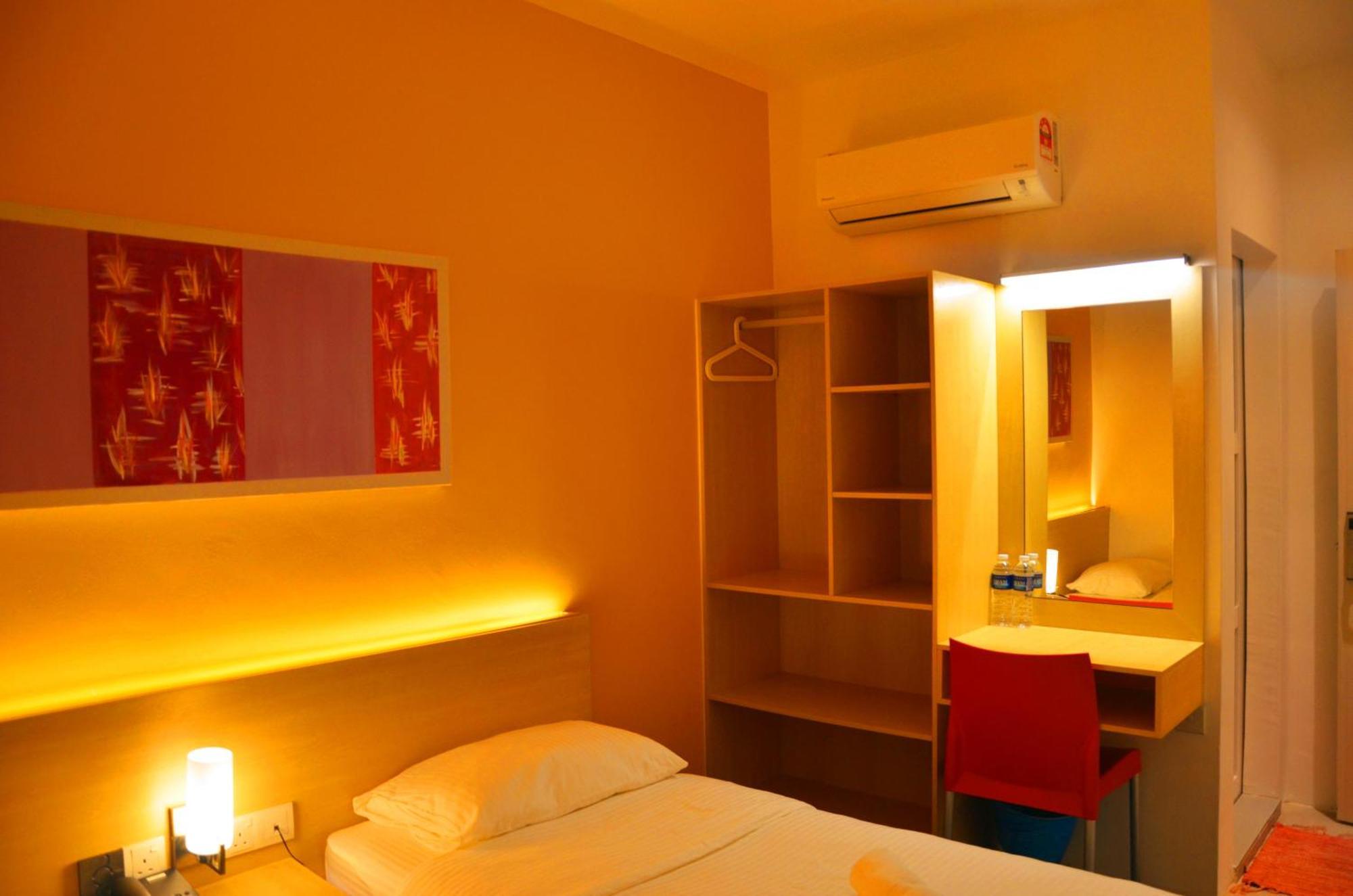 Hotel Jeti Tg Gemok Padang Endau Buitenkant foto