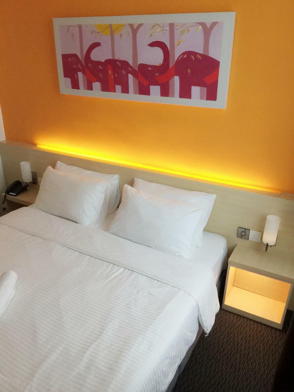Hotel Jeti Tg Gemok Padang Endau Buitenkant foto